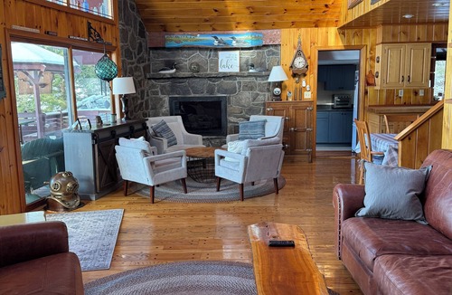 Fairlee House | Beautiful Vermont Lake House on Lake Morey