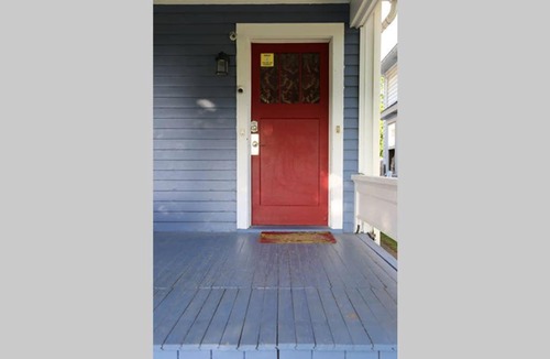 Niagara Falls Apartment | Beautiful View Home attractions by Niagara Falls River NY