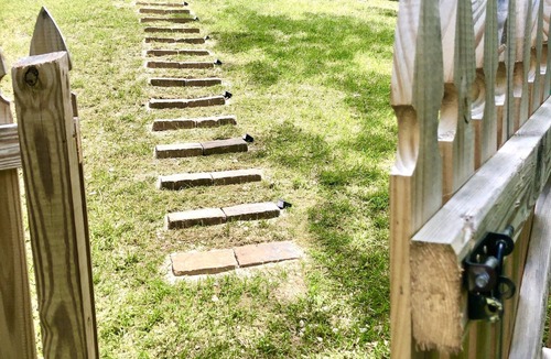 Blacksburg Apartment | Beautiful views & 10 minutes from Blacksburg!