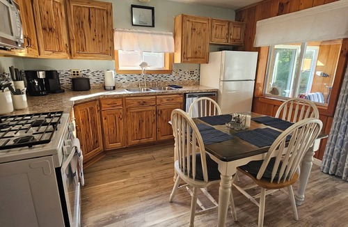 Ashville House | Beautiful wildlife sanctuary on goose creek with kayaks!