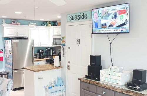 Seaside Heights Condo | Beautifully decorated 2bd/2bth condo,POOL,Steps to Beach, 6 beach badges #2229