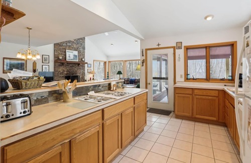 Davis House | Beautifully Secluded Mountain Home