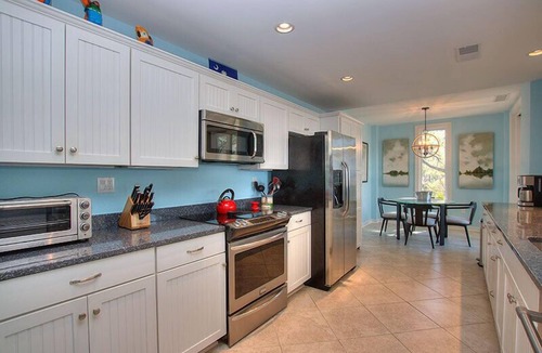 South Beach Villa | Beautifully updated villa, direct Sound views, beach access, walk to Salty Dog!