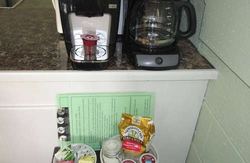 Ithaca Apartment | Beauty & tranquility awaits you at Ellis Haven guest suite with kitchen & pool