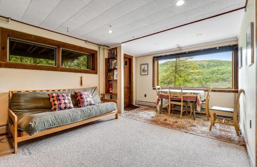 Hubbardton House | Beebe Lake House