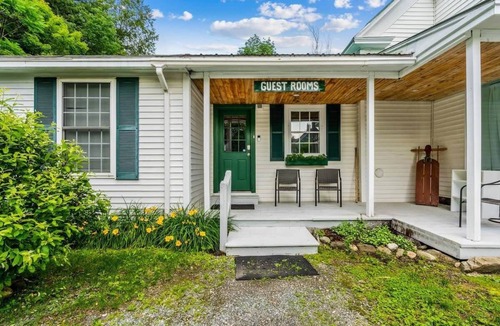Bridgewater Apartment | Ben & Jerry Suite | Minutes to Woodstock | Hiking