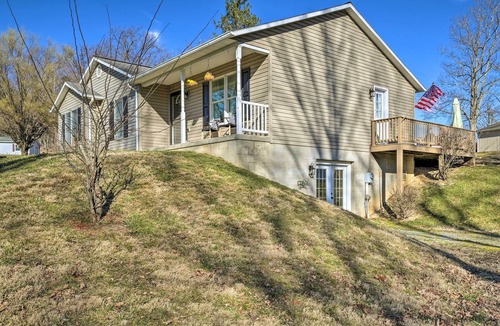 Berkeley Springs Cottage | Berkeley Springs Vacation Home w/Fire Pit!