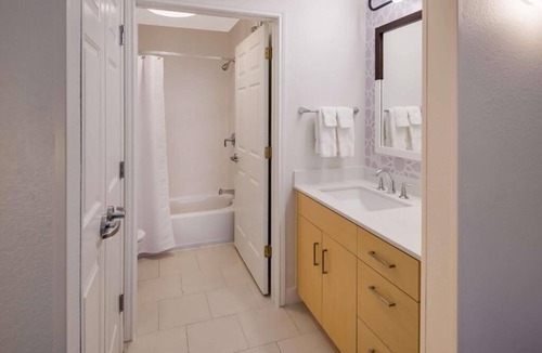 Andover Hotel | Better Choice For Your Vacation! Short Drive to Methuen Memorial Music Hall!