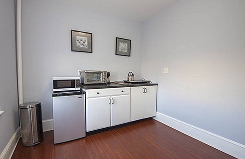 Weehawken Apartment | Big 1Br private and minutes away from Times Square