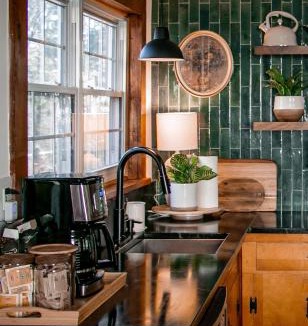 Ludlow House | Birch House: Cozy Cabin 5 min from Okemo