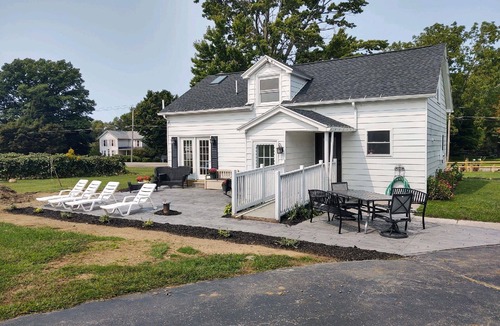 Fredonia House | BitterSweet Vineyard Views along Chatauqua Wine Trail w/hot tub and pet friendly