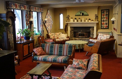 Londonderry Bed & Breakfast | Blue Gentian Lodge at Magic Mountain
