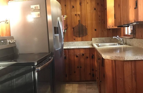 Pemaquid Point Cottage | Blue Moon Cottage near scenic Pemaquid Point Lighthouse 2 Bedrooms Ocean View