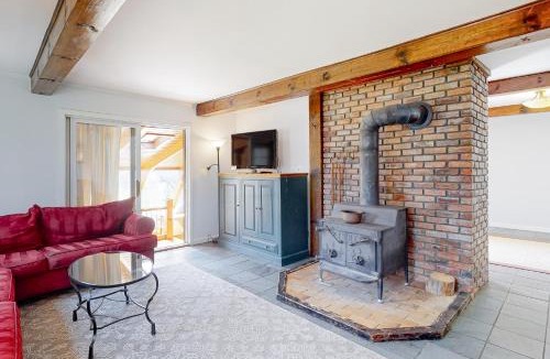 Fair Haven House | Bluebell Lake Retreat