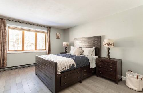 Liberty House | Bluebird Manor on the Water, 2 Acres & Amenities