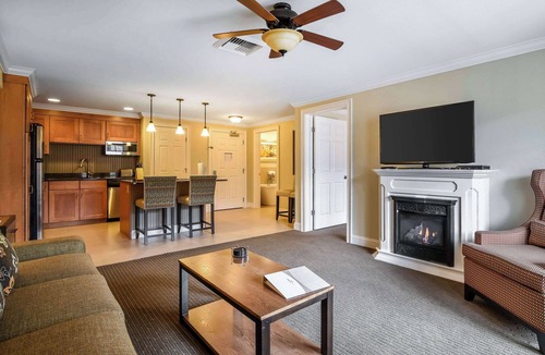 Lincoln Apartment | Bluegreen Vacations South Mountain, an Ascend Collection Resort