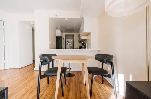 Court House Apartment | Blueground | Clarendon, balcony, nr Arlington Cemetery