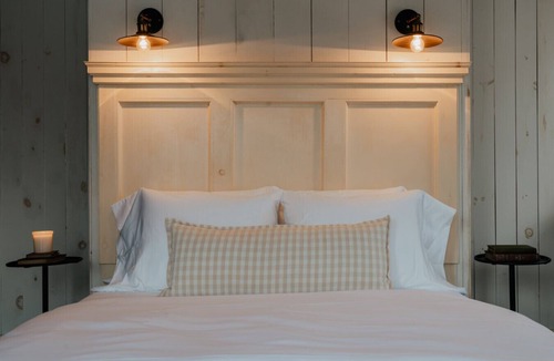 Hobart Hotel | Book Village Inn -Dickinson Room