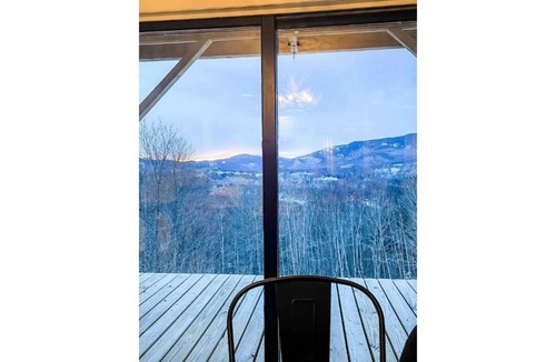 Jackson Ski Chalet | BOOKED for the upcoming season! We’ll open up dates for summer 2026 -check back!