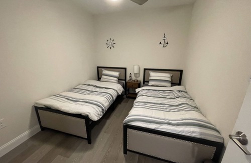 Hampton Condo | Brand new oceanfront condo directly across from the beach