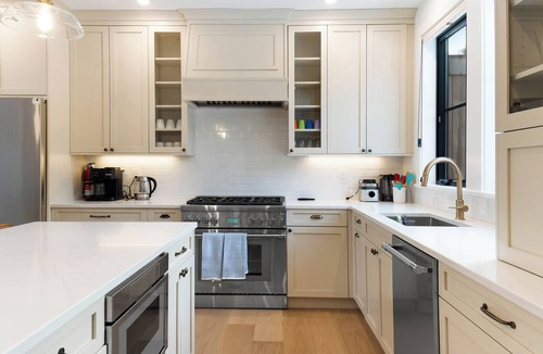 North Conway House | Brand NEW Ski-in/Ski-out retreat at Cranmore Mt.!