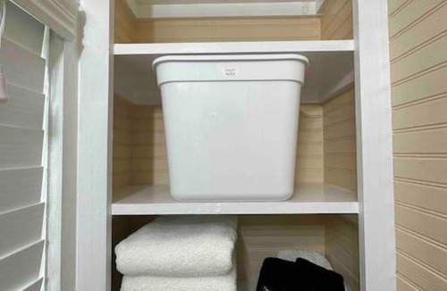 Bacliff House | Breezy Bayshore Bunkhouse