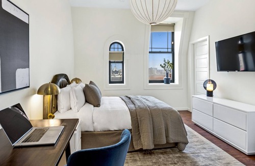 Downtown Baltimore Hotel | Brexton Hotel | Touchless Stunning Studio