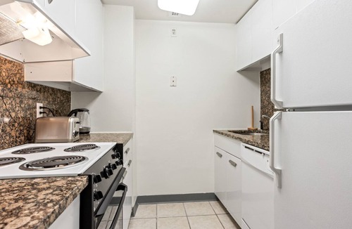 Prudential - St. Botolph Apartment | Bright Back Bay Studio w/W/D & Gym, nr Copley T, by Blueground