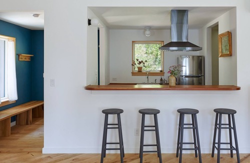 Nelsonville Apartment | Bright/modern escape : nestled in the forest, walk to the village & train