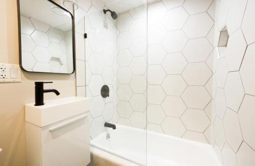 Prudential - St. Botolph Apartment | Bright Modern Studio in the South End