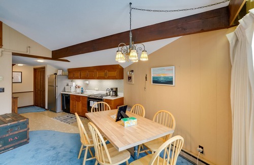 Bromley Mountain Condo | Bromley Mountain Escape w/2 Balconies: Hike & Ski