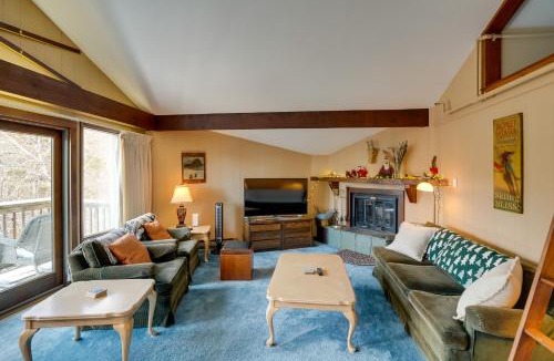 Bromley Mountain Apartment | Bromley Mountain Escape with 2 Balconies Hike and Ski
