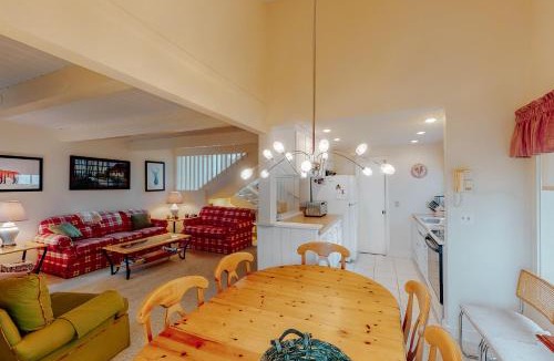 Bromley Mountain Apartment | Bromley Village - Clovers 767A