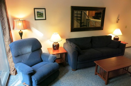 East Burke Condo | Burkeside Condo Steps Away From Lift & Lodge. KT Access