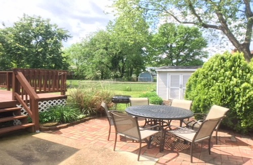 South Gate House | BWI, Annapolis, DC, Baltimore, USNA family-sized house with a game room and deck