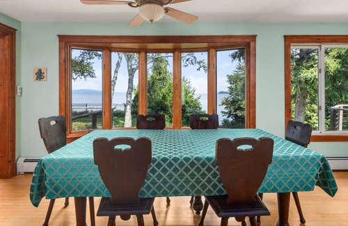 Shelburne Cottage | Cabin ∙ 5 bedrooms ∙ 11 guests