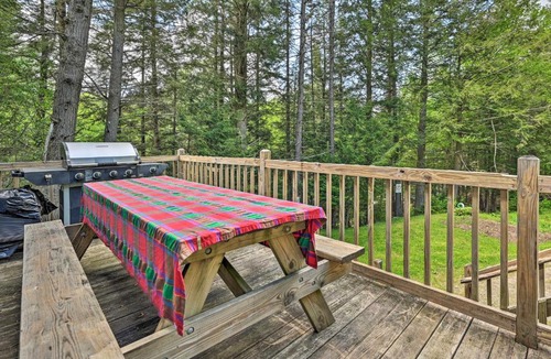Jay House | Cabin in the Untouched Woods - 3 Miles to Ski