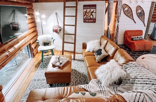 Lyndon Center Cabin | Cabin with Stream View