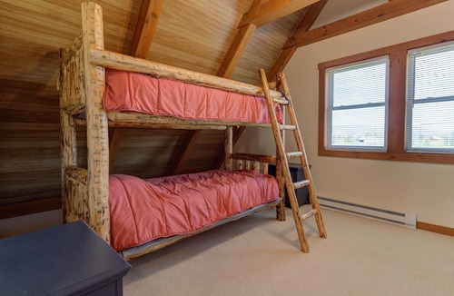 Davis House | Canaan Valley chalet near hiking, biking, kayaking, skiing, and charming towns…