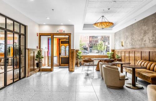 Bangor Apartment | Canal View, DTWN Bangor, Steps to great Restaurants, Room # 210