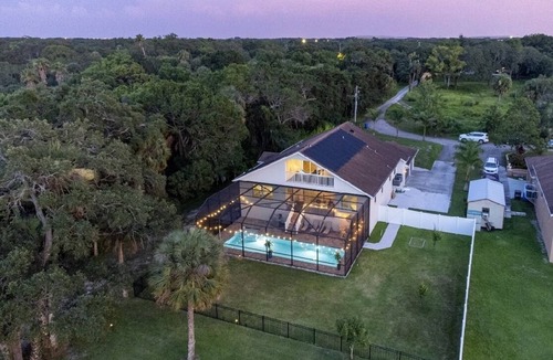 Greater Palm River Point CDC Villa | Casa Azul Tampa - 5BR Waterfront Villa w/Pool