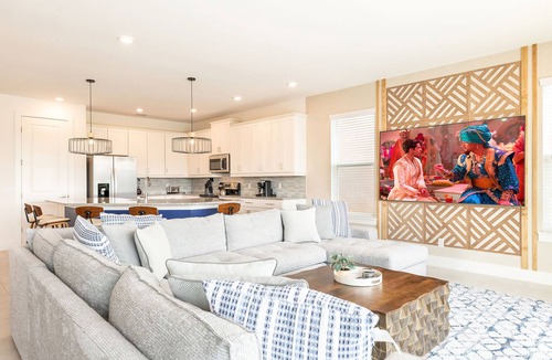Reunion Villa | Castle Pines Cove | 6 Bed Villa with a Private Pool, Game Room