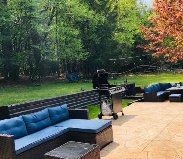 Rock Hill Villa | Catskills Cottage with Lake View Book Now