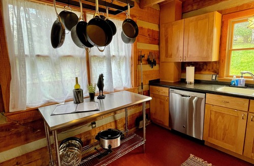 Linden Cabin | Cedarbank Cabin in Virginia Wine Country