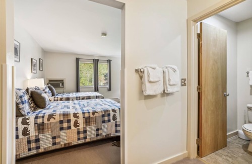 West Bridgewater Hotel | Cedarbrook Hotel Room 2 Doubles 119