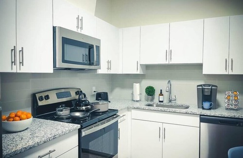 Middlesex Apartment | Central by Marriott & RWJHosp I 1BD | WiFi | Pkng
