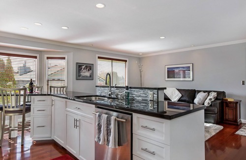 Oak Harbor House | Centrally Located Oak Harbor Home