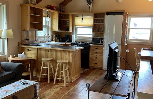 Crested Butte House | Centrally located, Quiet Neighborhood, 3 Minute Walk to Restaurants and Shops ✨