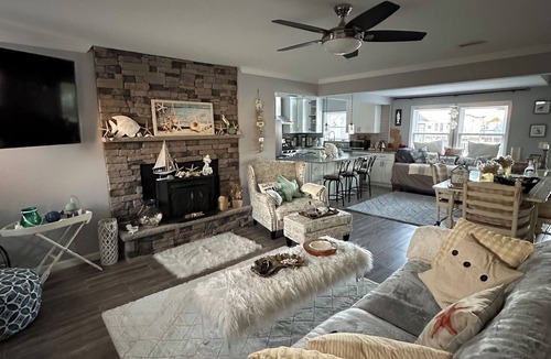 Mystic Island House | Charmingly decorated , beautiful lagoon front beach house in Little Egg Harbor