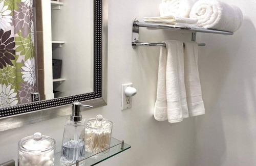 Westwood Apartment | Charming 1-bedroom apartment with WiFi, AC in marvelous Cincinnati
